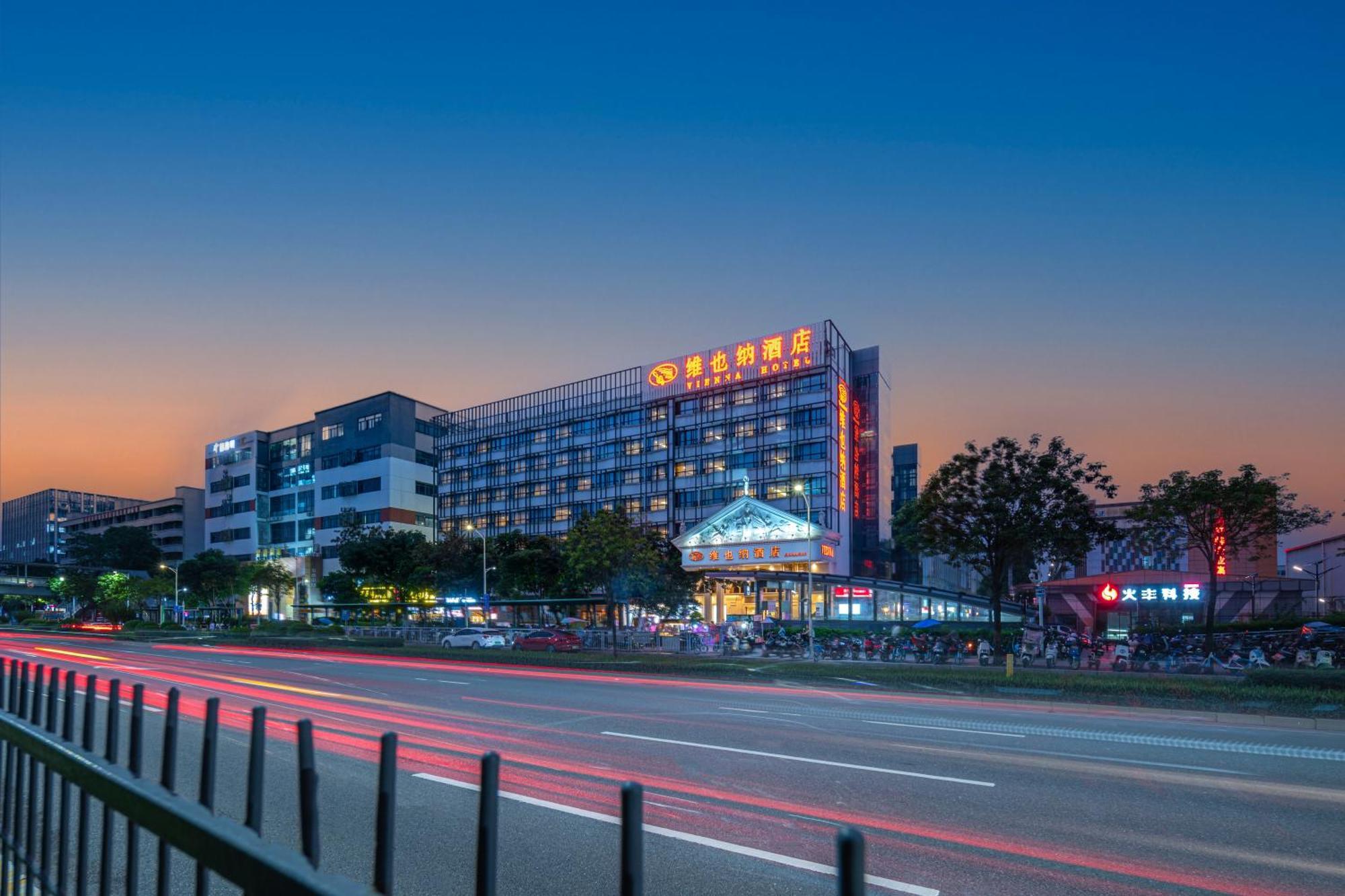 Vienna Hotel Shenzhen Fuyong Subway Station Esterno foto